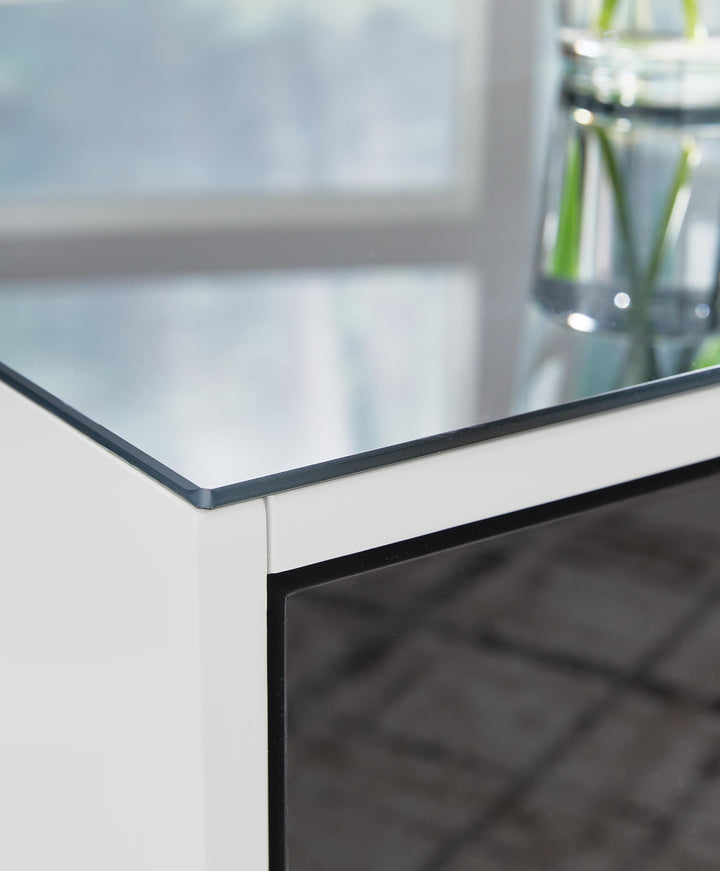Gardoni End Table - White (8)
