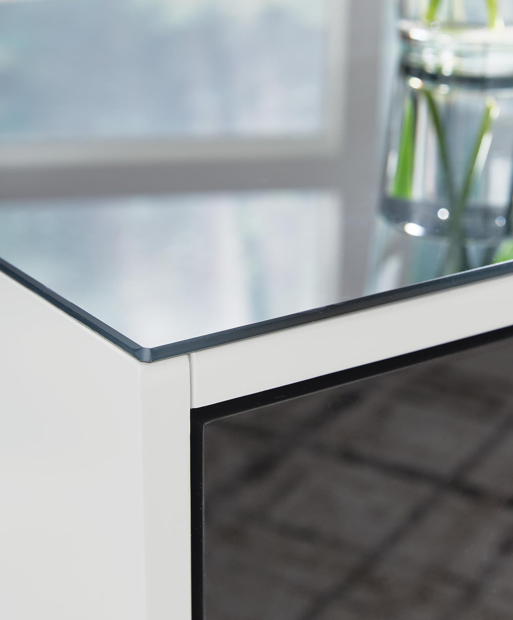 Gardoni End Table - White (8)