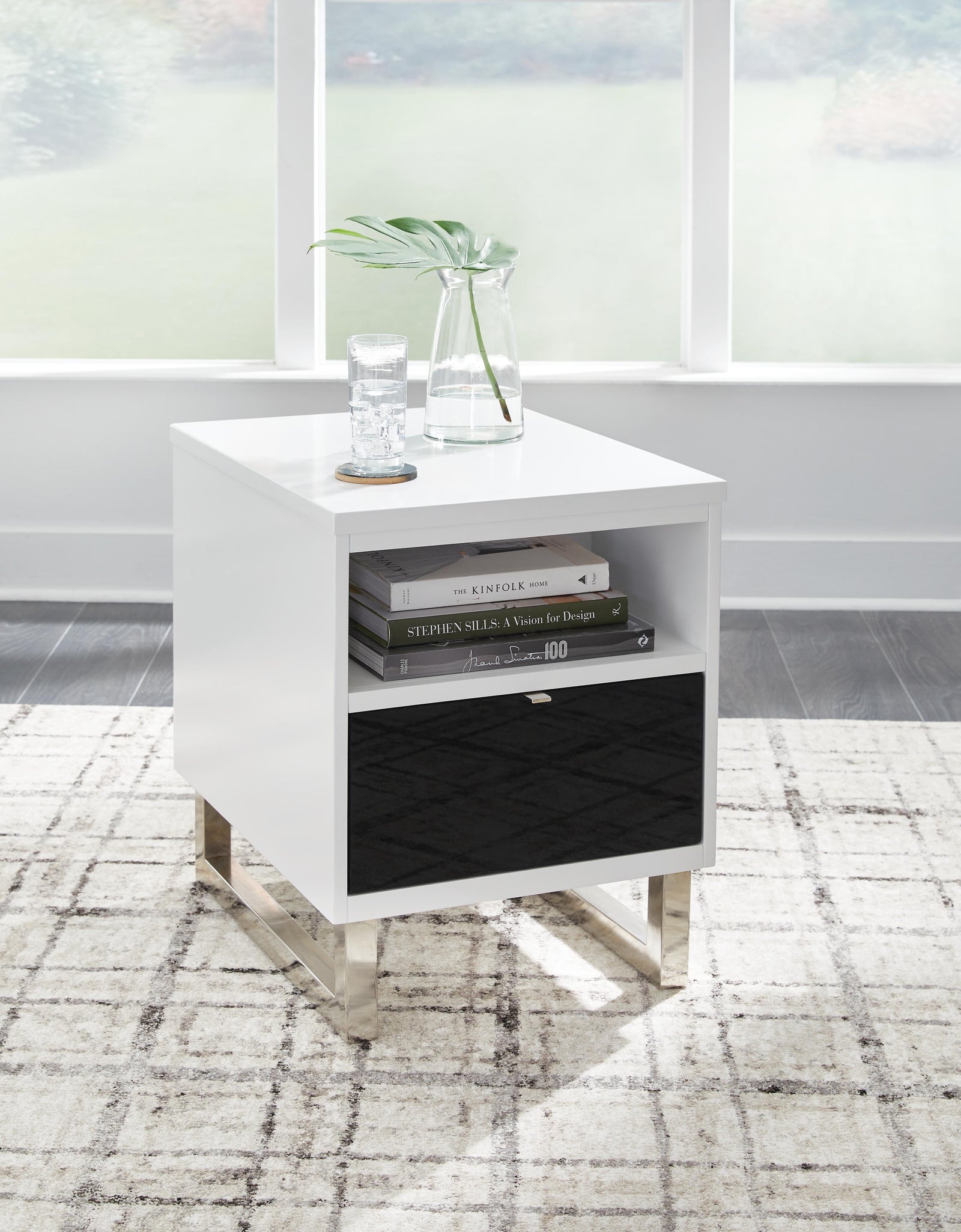 Gardoni Chairside End Table - White (2)