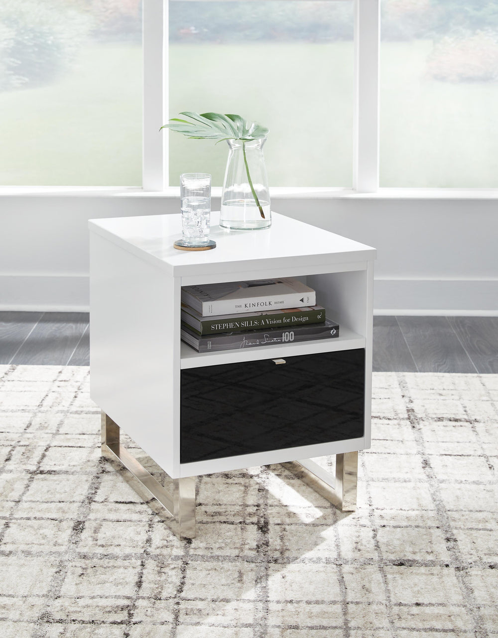 Gardoni Chairside End Table - White (2)