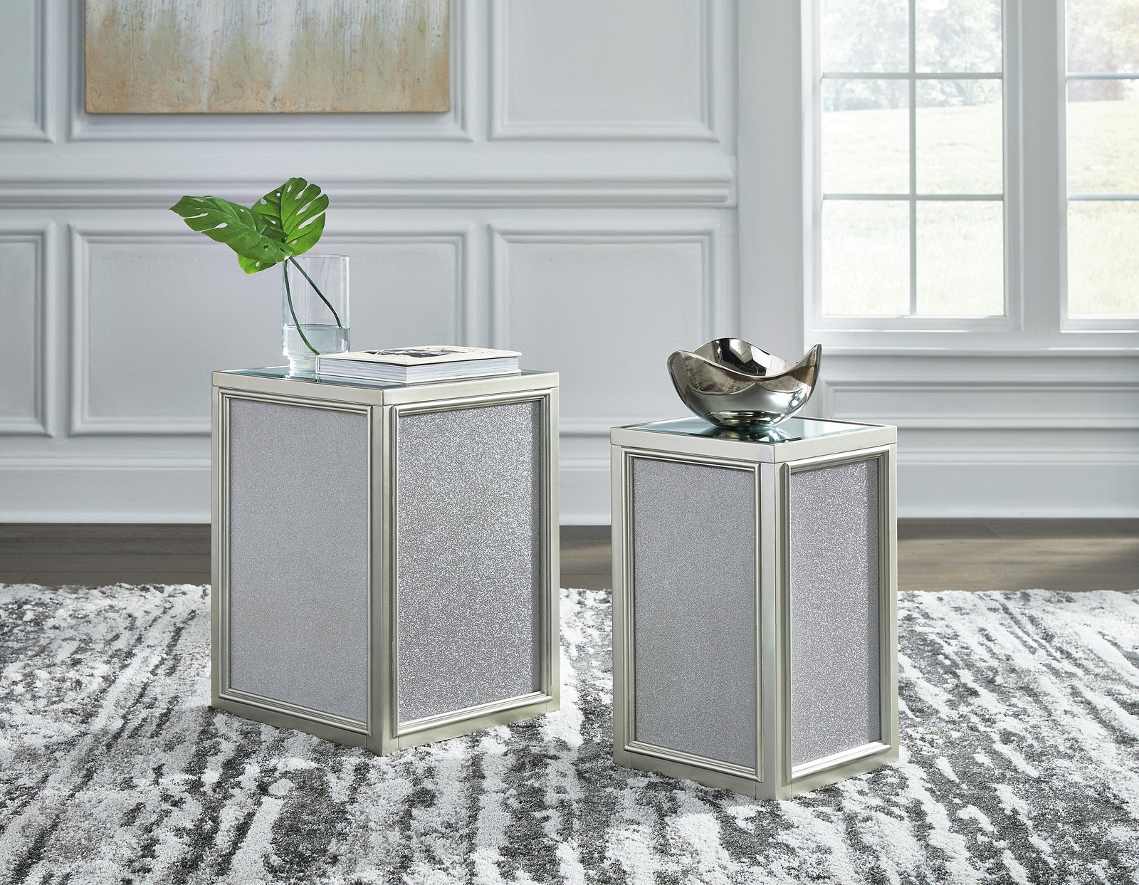 Traleena Nesting End Table (Set of 2) - Pearl Silver (2)