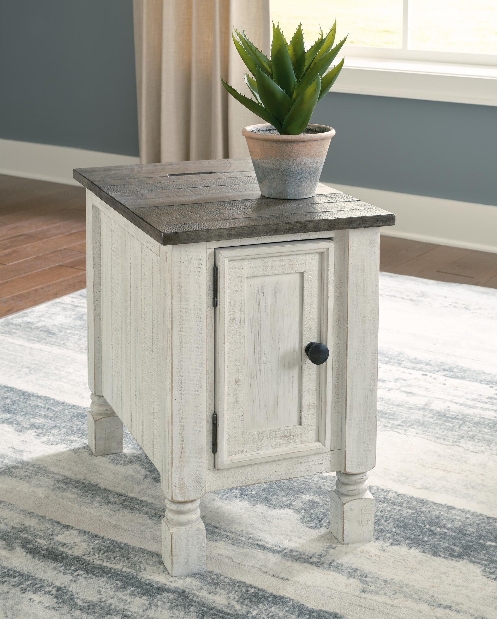 Havalance Chairside End Table - White (2)