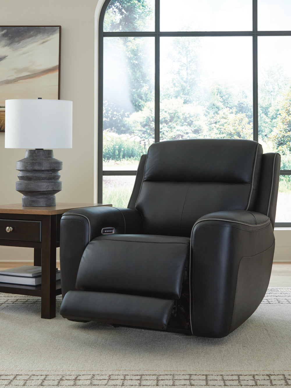 5Z-Comfort Power Recliner with Adjustable Headrest - Black (7)