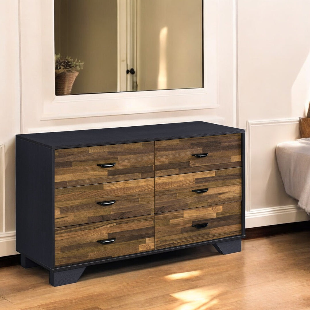 Eos Dresser