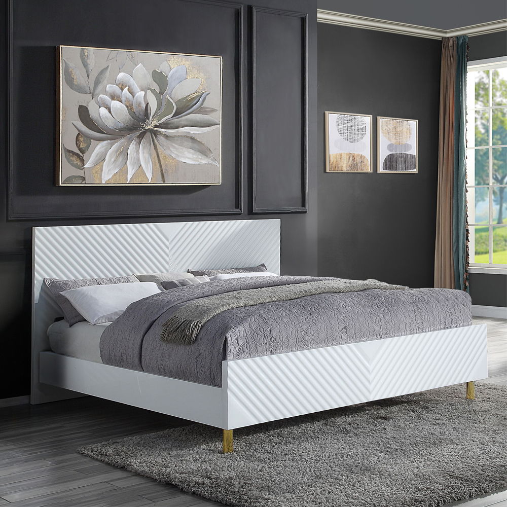 Gaines - Eastern King Bed - White High Gloss