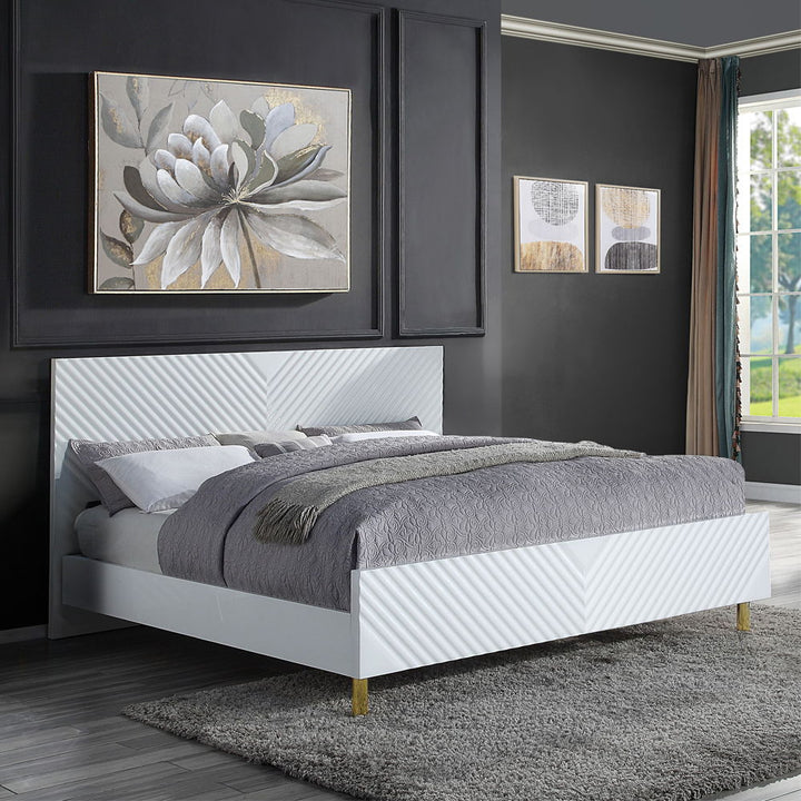 Gaines - Eastern King Bed - White High Gloss