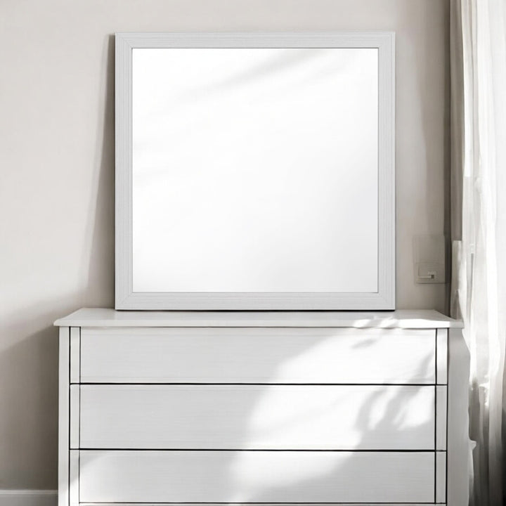 Zeena Mirror