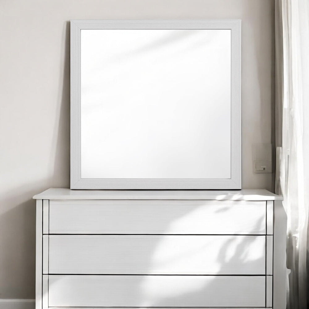 Zeena Mirror