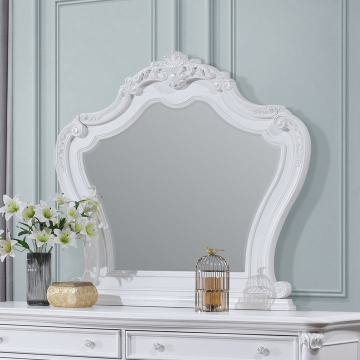 Latisha Mirror