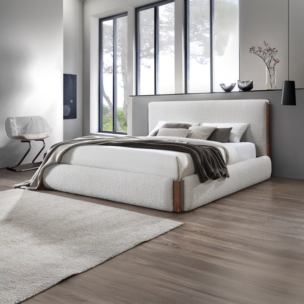 Sandro Eastern King Bed
