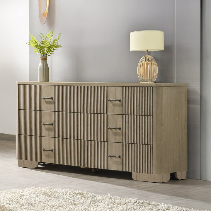 Lakkari Dresser