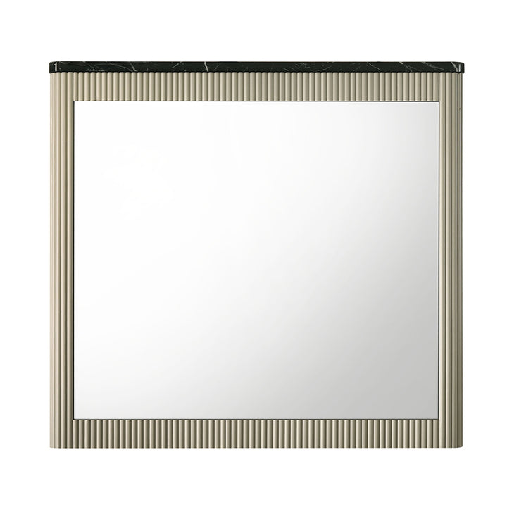 Travonte Mirror