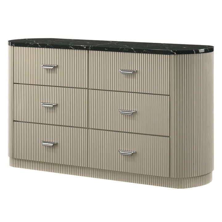 Travonte Dresser