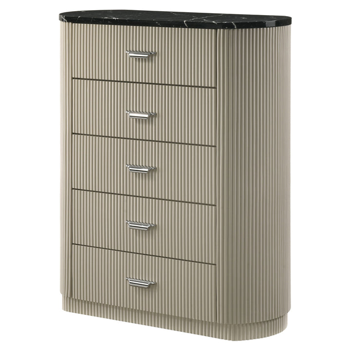 Travonte Chest