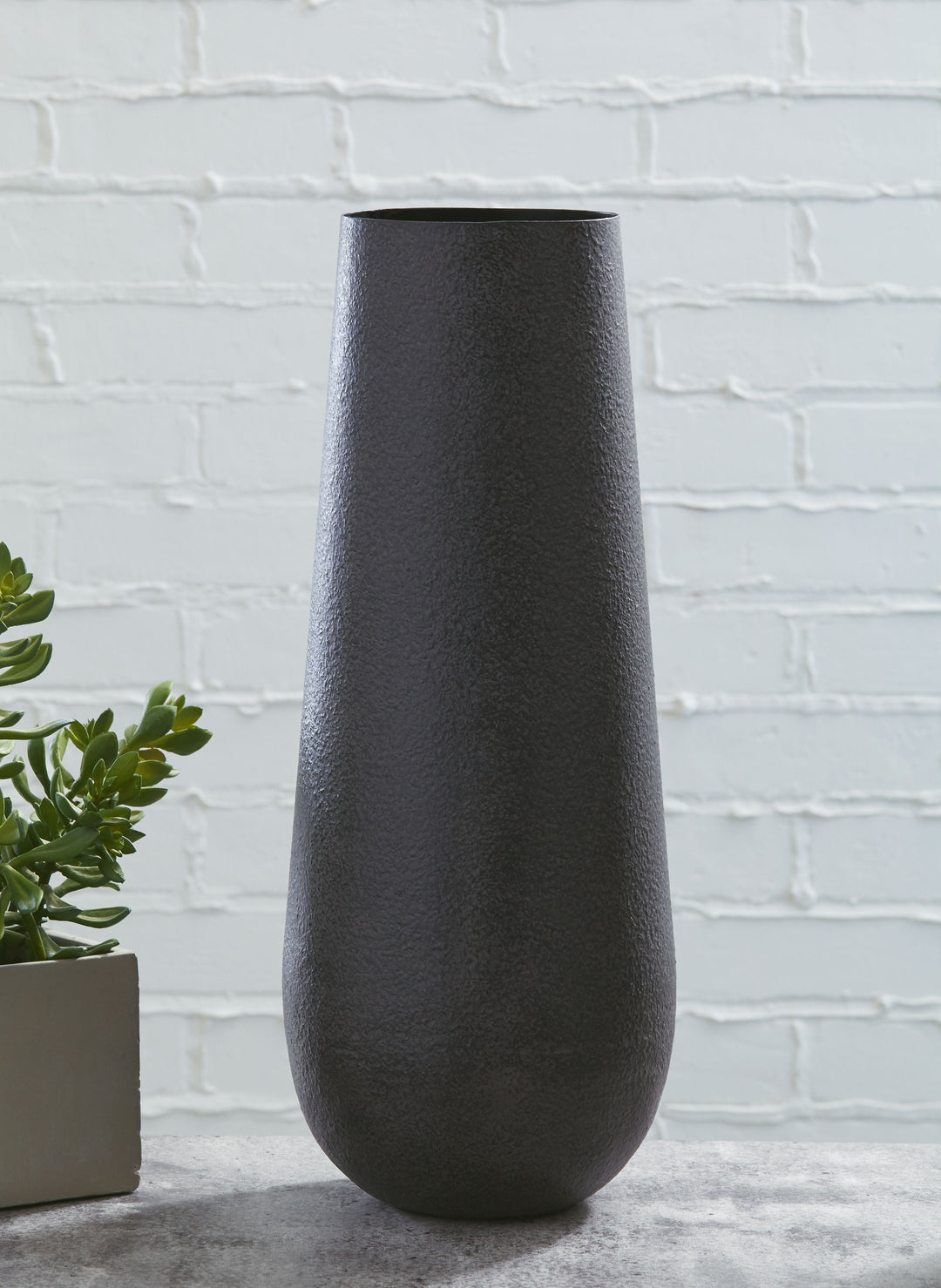 Fynn - Vase - Antique Brown