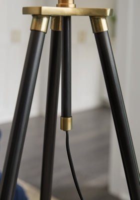 Cashner Floor Lamp - Black Floor Lamp modern furniture Contempo Furniture