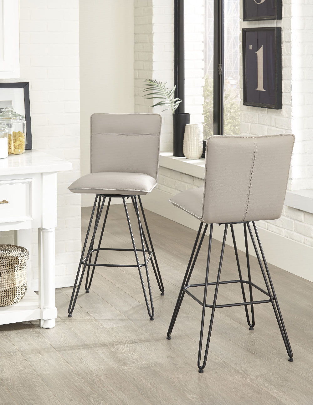 demi-swivel-bar-stool