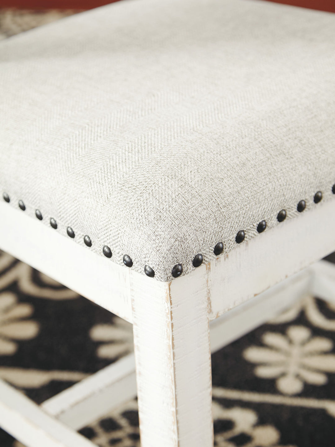 ashley-furniture-d546-01-valebeck-chair-set