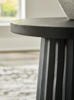 Ceilby Accent Table - Black Accent Table modern furniture Contempo Furniture