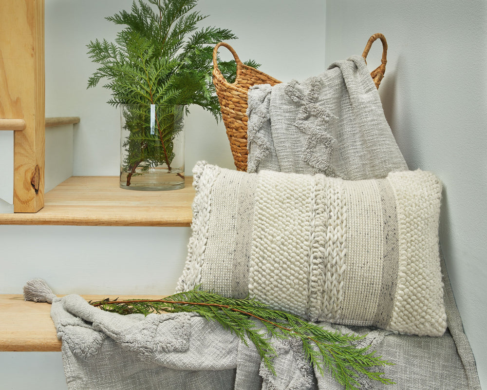 Standon - Pillow (Set of 4) - Gray / White