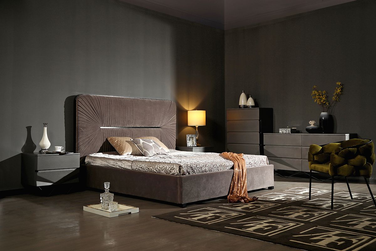 Duke Modern Grey Velvet & Black Gun Chrome EK Bedroom Set