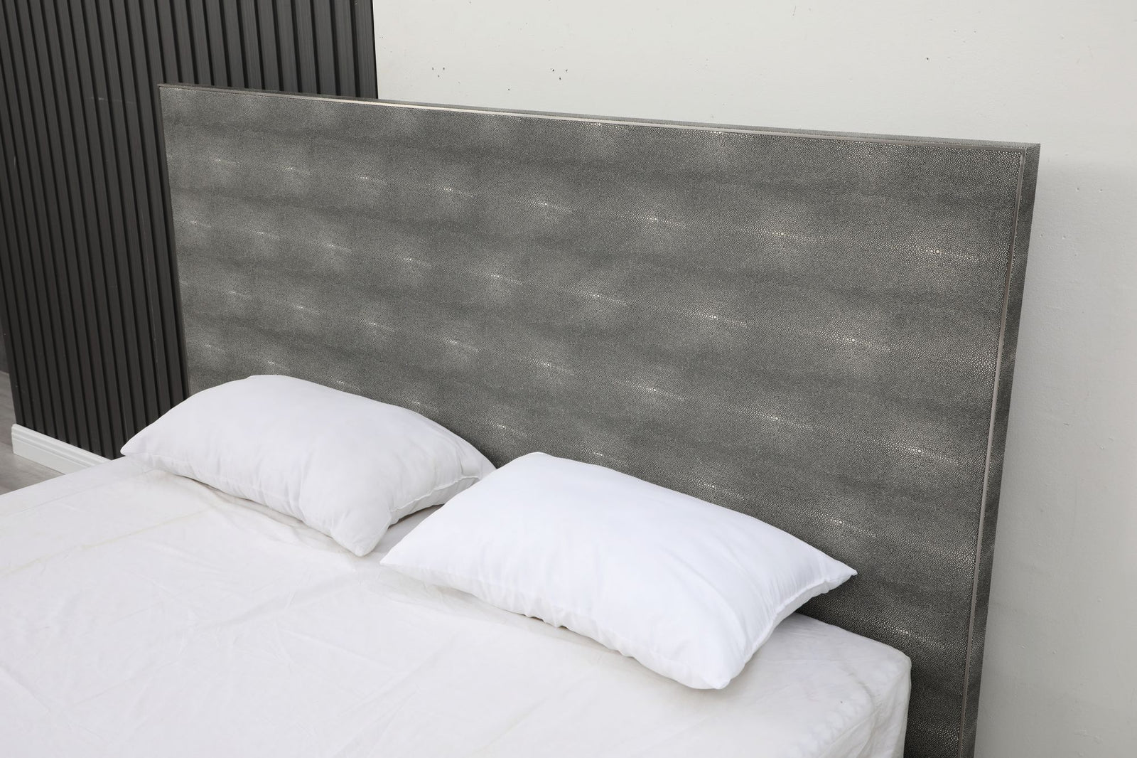 Dynasty - Modern Shagreen Bed