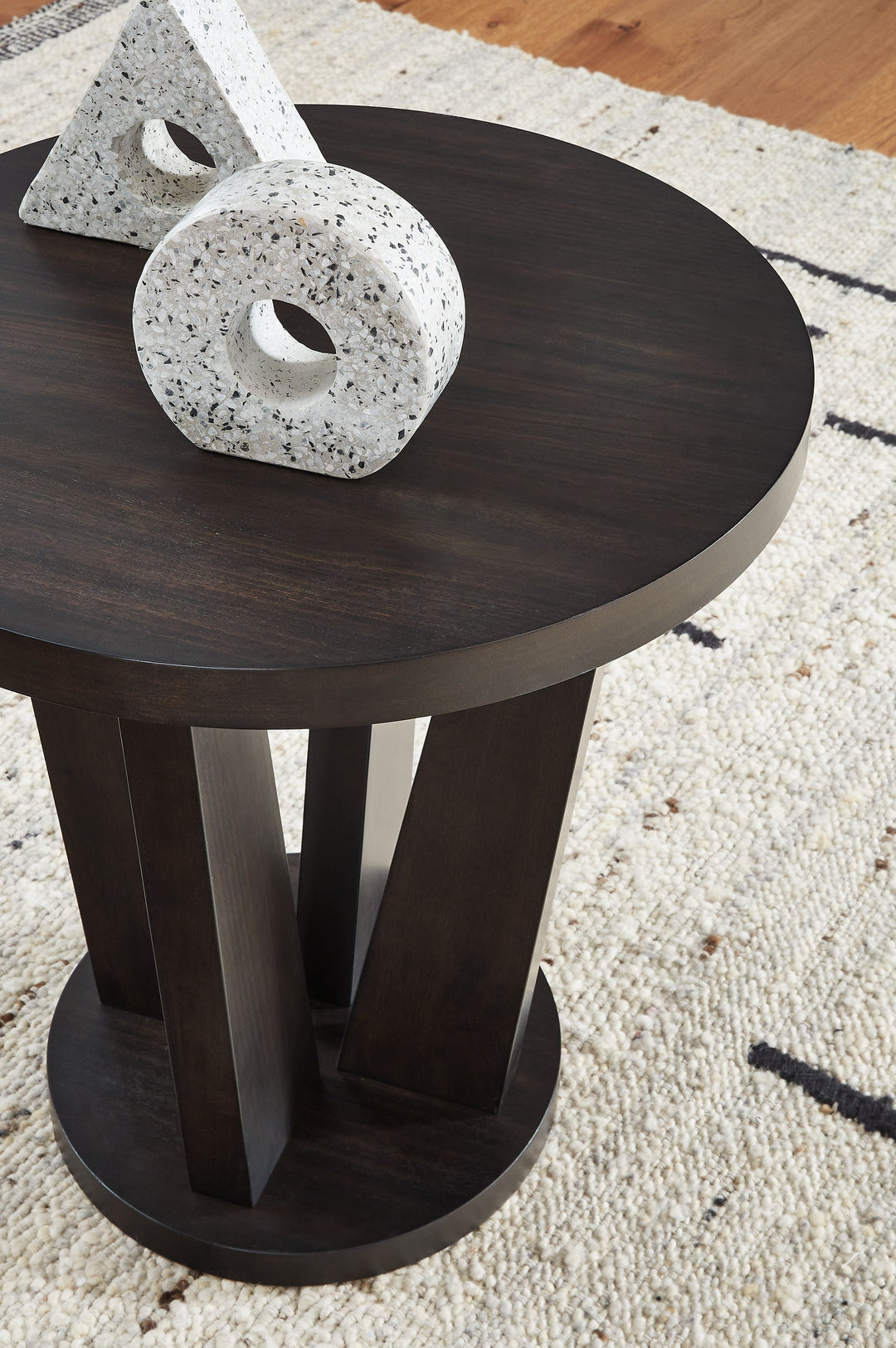 ashley-furniture-t458-6-chasinfield-end-table