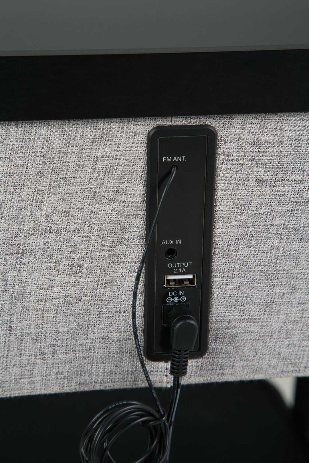 Jorvalee - Accent Table with Speaker - Gray / Black