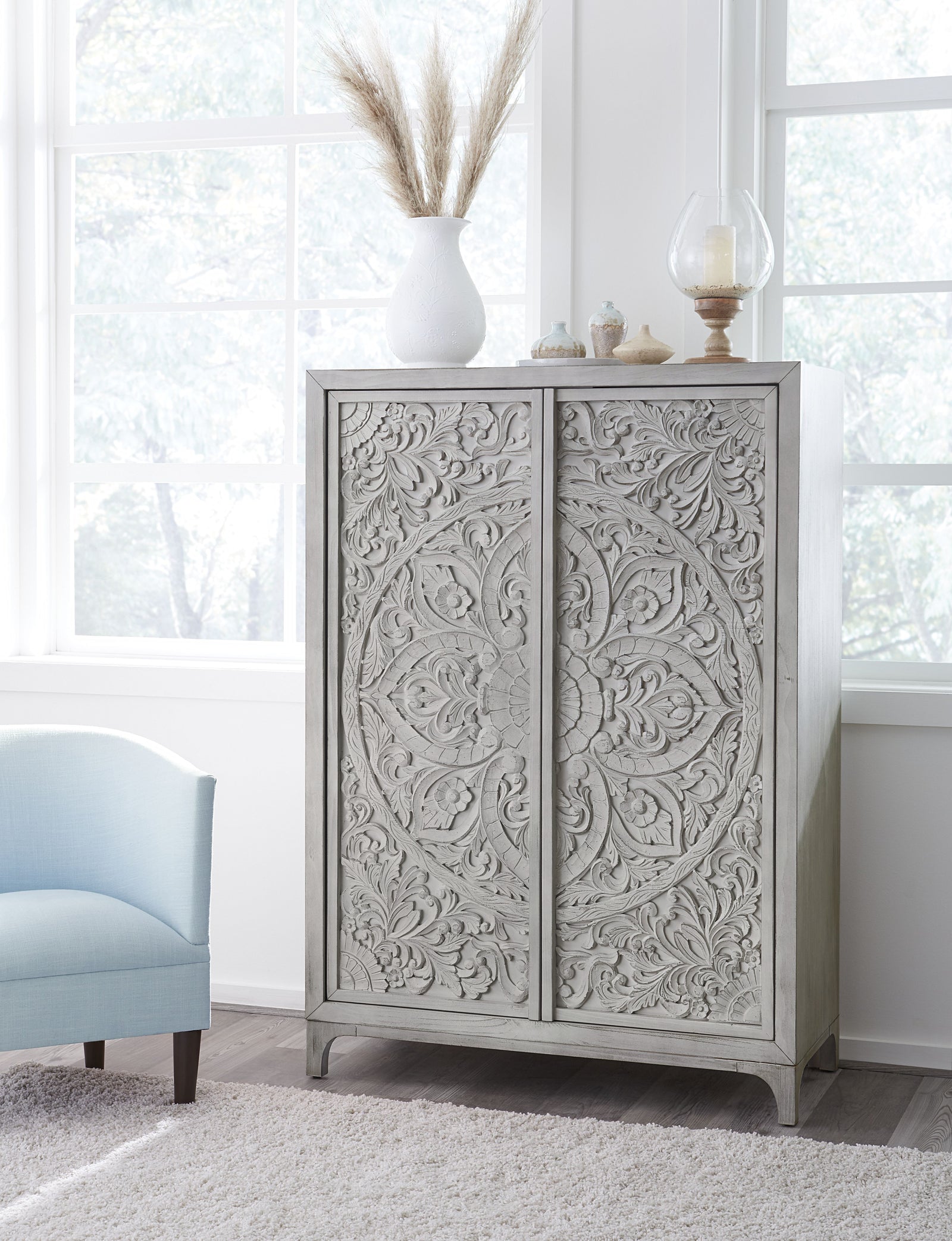boho-chic-wardrobe-chest