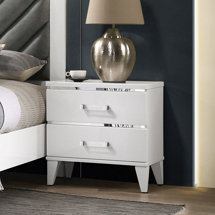 Chelsie - Nightstand - White