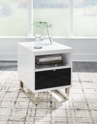 Gardoni Chairside End Table - White Chair Side Table modern furniture Contempo Furniture
