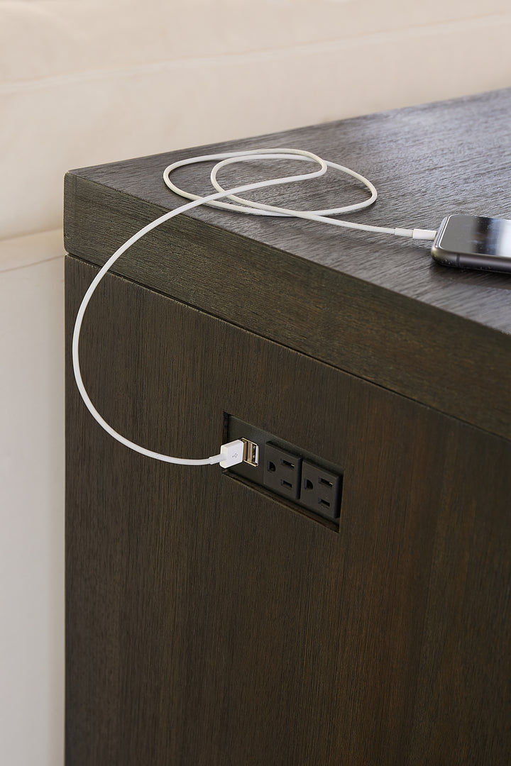 Modus Furniture Azu567 Oxford Gathering Table With Usb Power In Basalt Grey