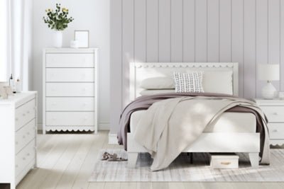 Hallityn Chest of Drawers - White Accent Chest modern furniture Contempo Furniture