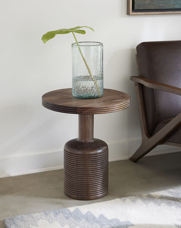 Modus Furniture Pjrt22 Liyana Solid Wood Round End Table In Natural Tan