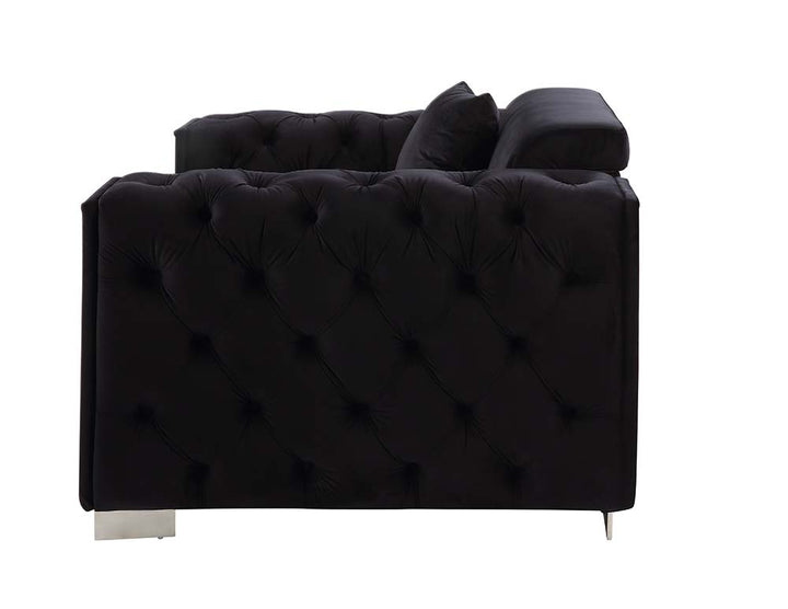 Trislar Sofa with 4 Pillows (Same 52525)