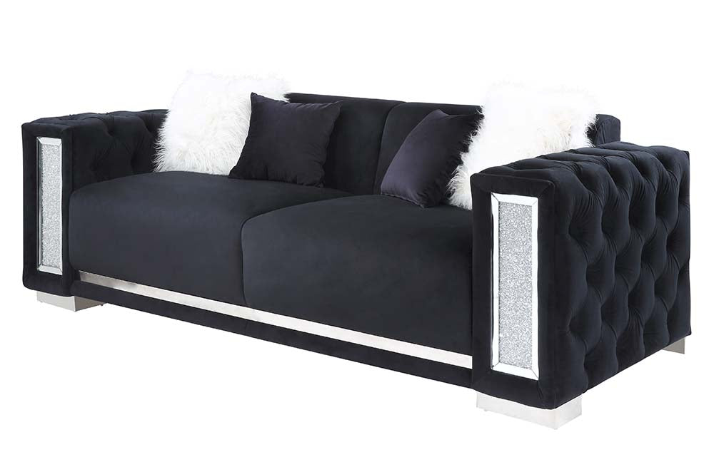 Trislar Sofa with 4 Pillows (Same 52525)