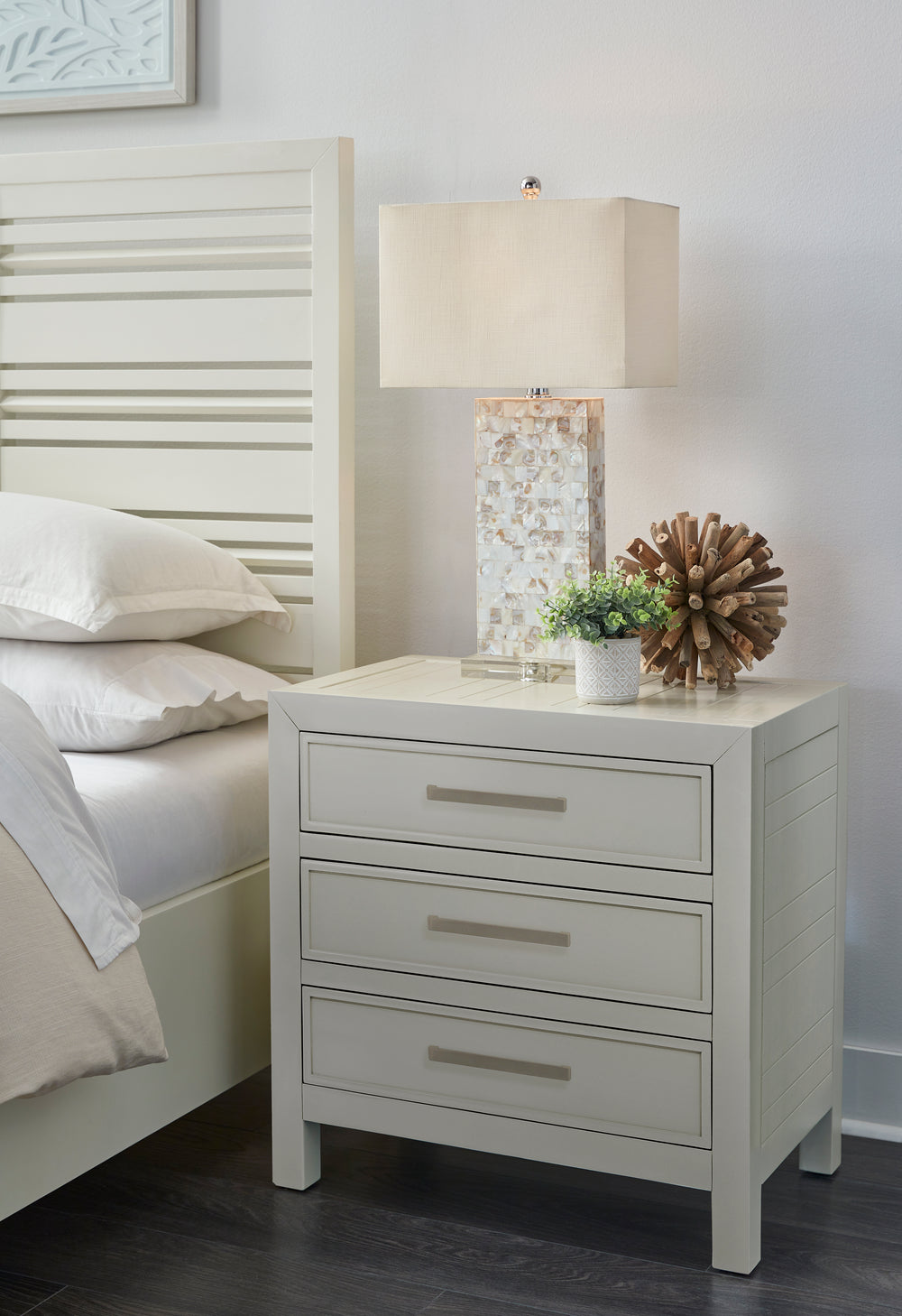 Modus Furniture Mgra81 Retreat Three Drawer Usb Charging Nightstand In Snowfall