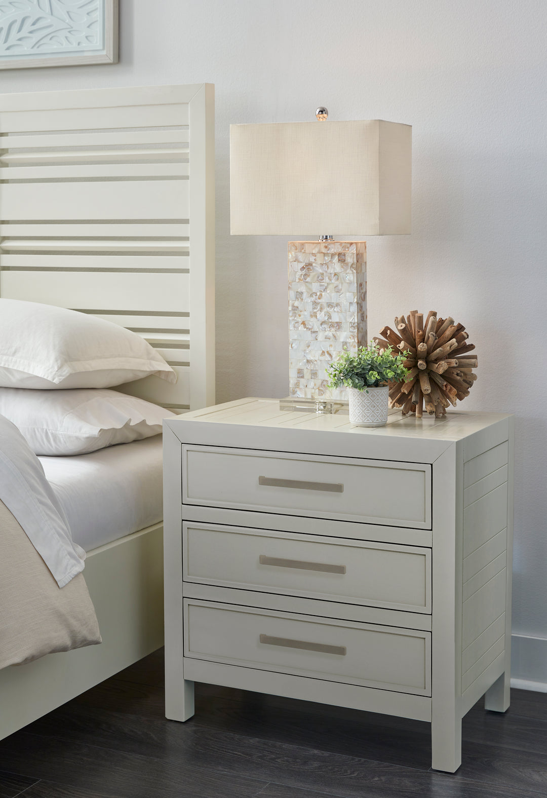 Modus Furniture Mgra81 Retreat Three Drawer Usb Charging Nightstand In Snowfall