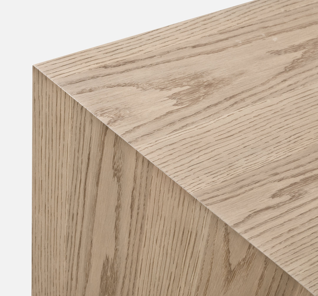 Modus Furniture Jvlh84 One Coastal Modern Five Drawer Chest In Bisque