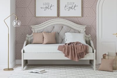 Realyn Twin Day Bed - White DayBed modern furniture Contempo Furniture