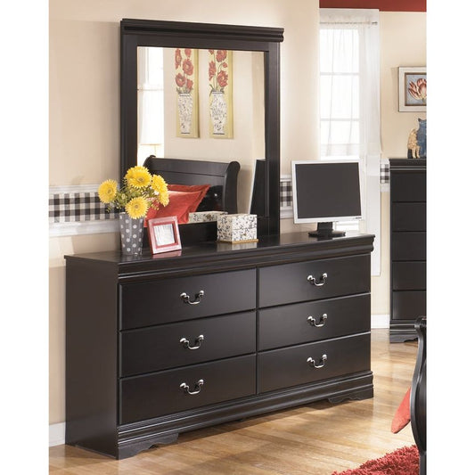 Signature Design by Ashley® Huey Vineyard Dresser and Mirror.