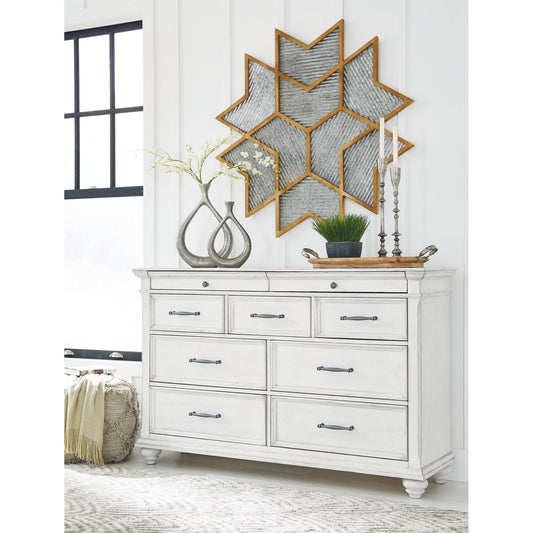 Benchcraft® Kanwyn Dresser.