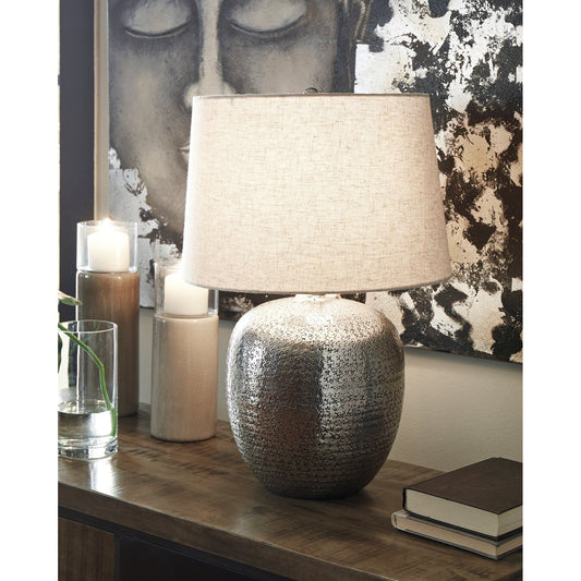 Signature Design by Ashley® Magalie Metal Table Lamp (1/CN).