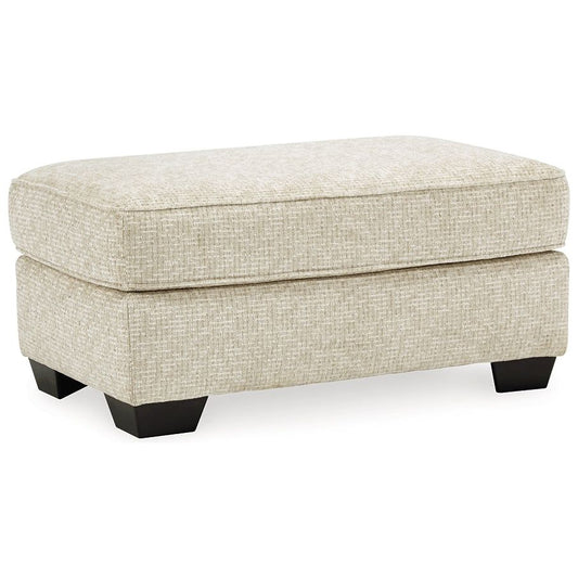 Benchcraft® Haisley Ottoman.