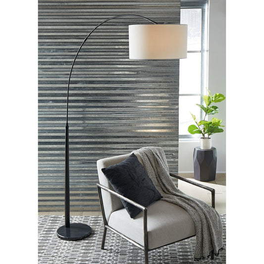 Signature Design by Ashley® Veergate Metal Arc Lamp (1/CN).