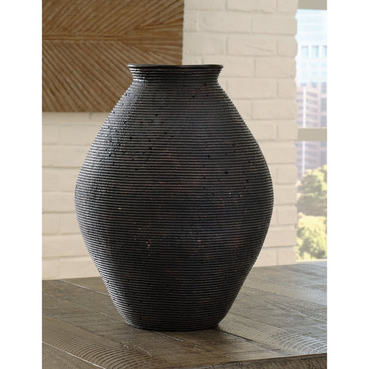 Signature Design by Ashley® Hannela Vase.