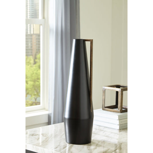 Signature Design by Ashley® Pouderbell Vase.