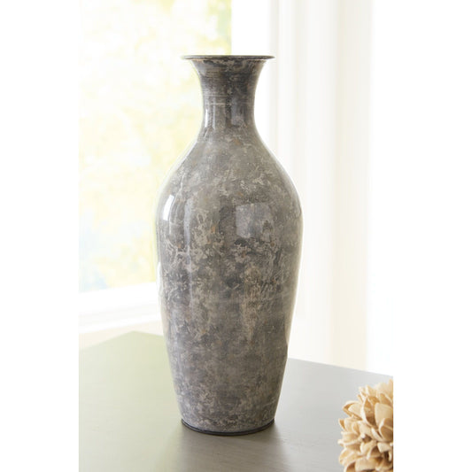 Signature Design by Ashley® Brockwich Vase.