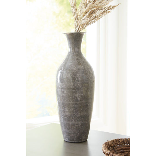 Signature Design by Ashley® Brockwich Vase.