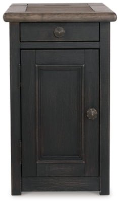 Tyler Creek Chairside End Table with USB Ports &amp; Outlets - Black Chair Side Table modern furniture Contempo Furniture
